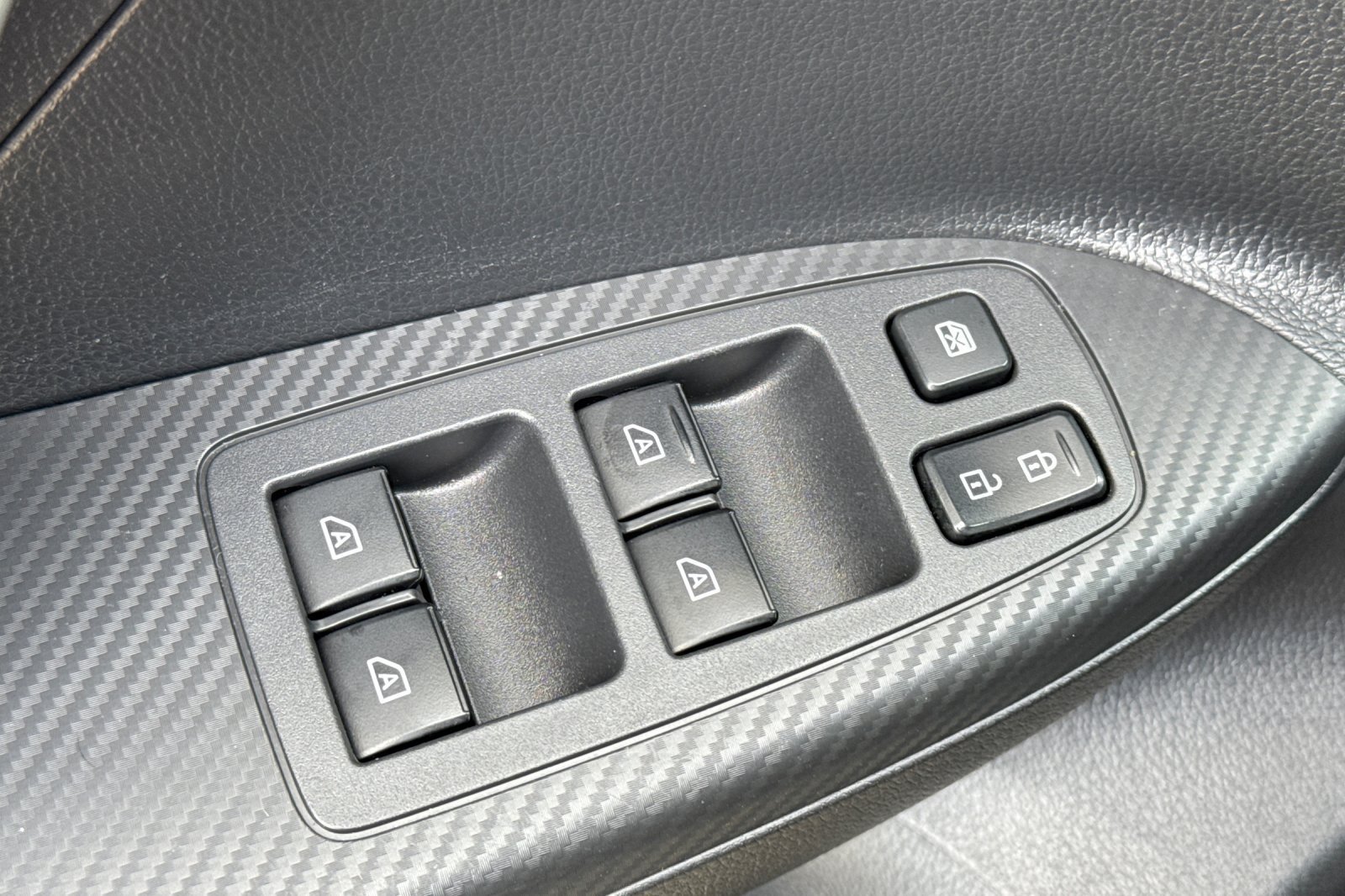 Used 2023 Mitsubishi Eclipse Cross SE AWD/4WD image 11