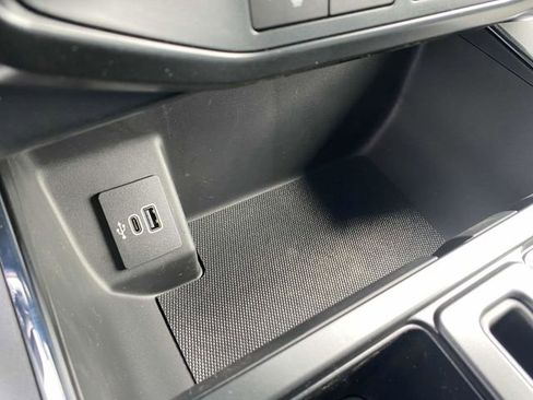 New 2025 Ford F150 Lightning Flash AWD/4WD image 19