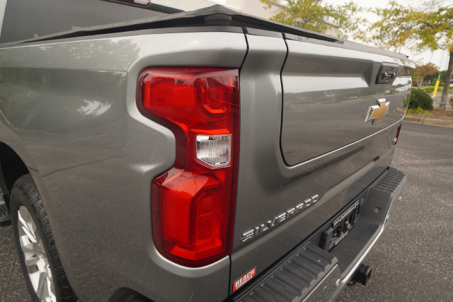 Used 2024 Chevrolet Silverado 1500 LTZ w/ Z71 Off-Road Package AWD/4WD image 39