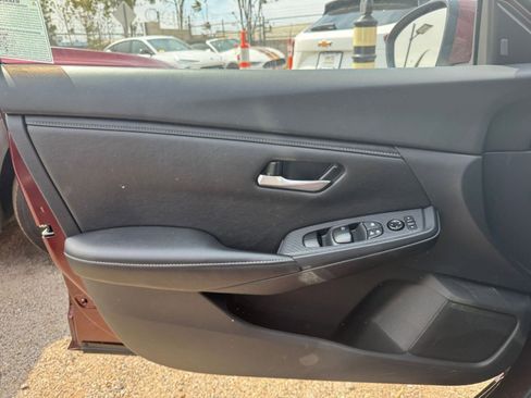 Used 2025 Nissan Sentra SV image 18