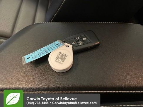 Used 2024 Volkswagen Jetta SE image 28