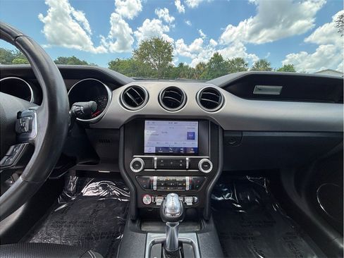 Used 2022 Ford Mustang Premium RWD image 11