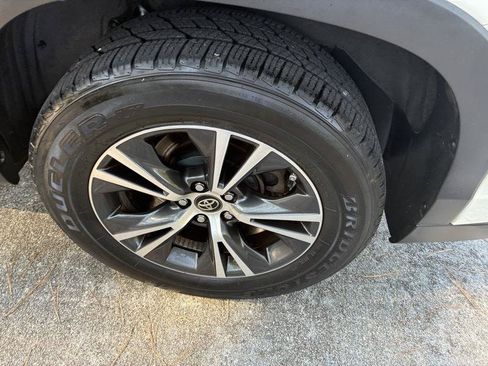 Used 2016 Toyota Highlander XLE FWD image 45