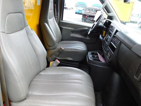 Used 2021 GMC Savana 3500 Extended w/ Power Convenience Package image 25