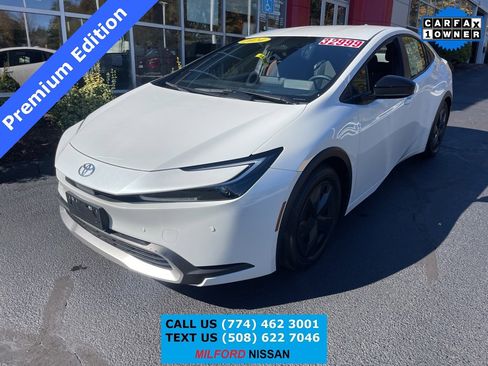 Used 2024 Toyota Prius Prime Premium image 1