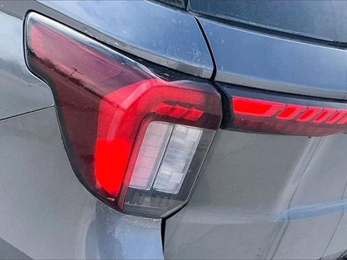 Used 2025 Ford Explorer ST-Line w/ ST-Line Street Pack image 30