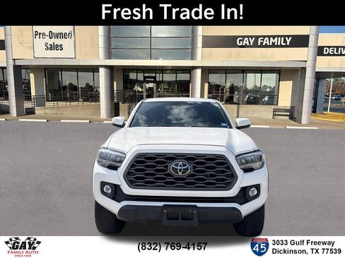 Used 2021 Toyota Tacoma TRD Off-Road w/ Technology Package AWD/4WD image 2