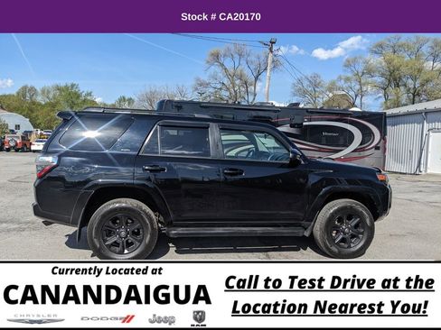 Used 2019 Toyota 4Runner SR5 AWD/4WD image 4