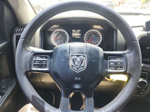 Used 2018 RAM 1500 Express AWD/4WD image 21
