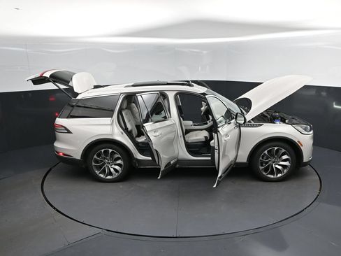 Used 2025 Lincoln Aviator Reserve w/ Luxury Package RWD image 50