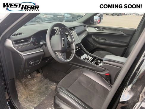 Used 2023 Jeep Grand Cherokee L Laredo image 5