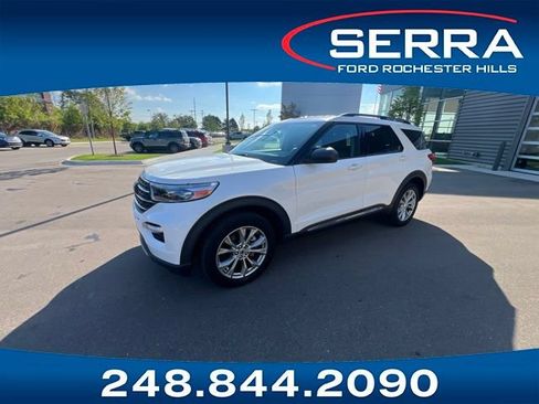 Used 2023 Ford Explorer XLT w/ Equipment Group 202A AWD/4WD image 1