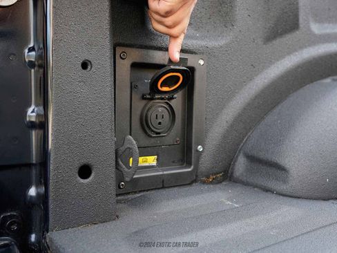 Used 2022 Ford F150 Raptor w/ Convenience Package image 67