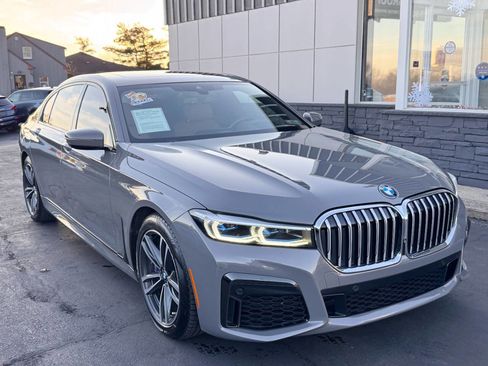 Used 2020 BMW 750i xDrive w/ Autobahn Package image 11