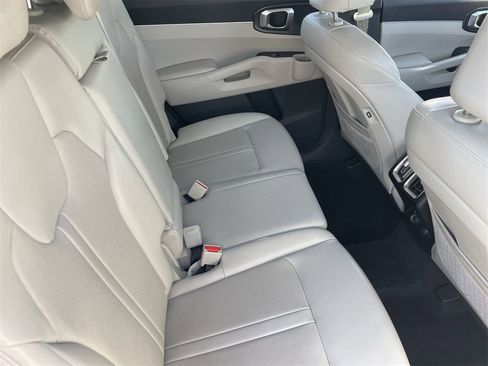 Certified 2022 Kia Sorento S image 12
