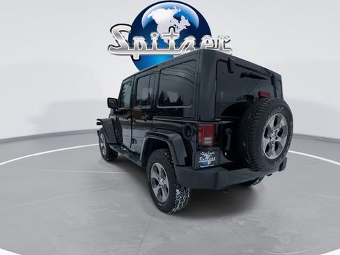 Used 2018 Jeep Wrangler Unlimited Sahara image 7