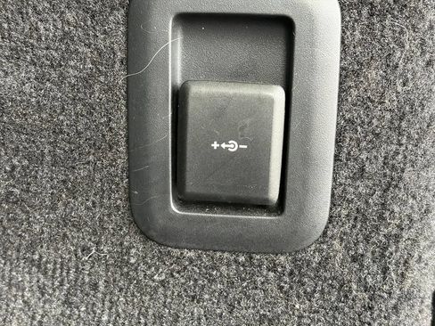 Used 2025 Land Rover Range Rover Sport Dynamic SE AWD/4WD image 9