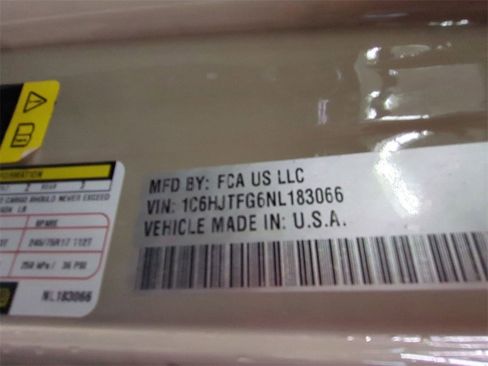 Used 2022 Jeep Gladiator Overland image 34