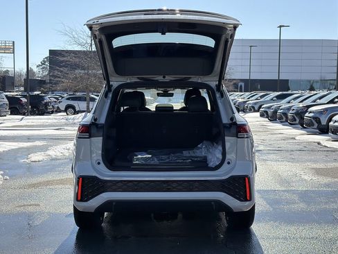 New 2026 Volkswagen Tiguan SE R-Line image 15