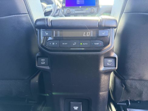 Used 2024 Toyota Grand Highlander FWD image 27
