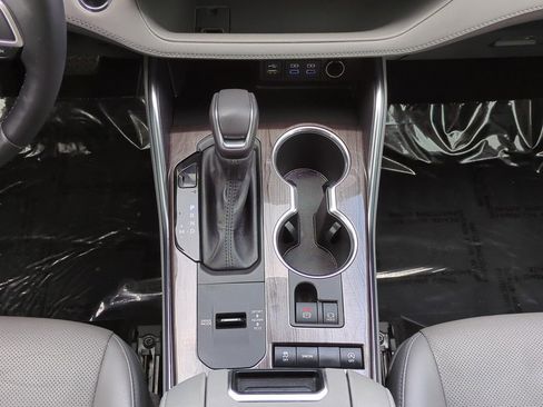 Used 2022 Toyota Highlander Limited image 29