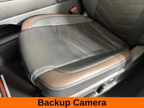 Used 2025 Nissan Pathfinder Platinum FWD image 15