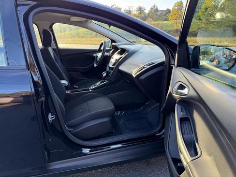 Used 2018 Ford Focus SE FWD image 21