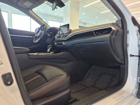 Certified 2025 Nissan Altima 2.5 SR AWD/4WD image 24