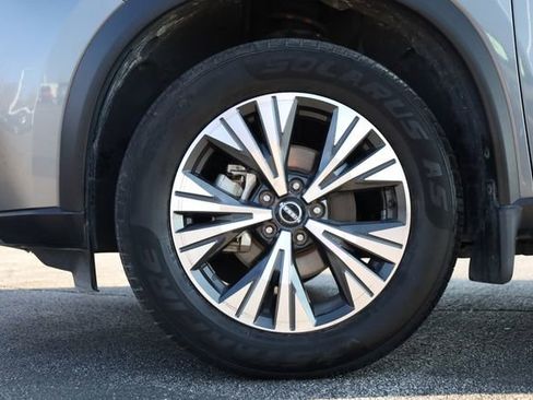 Used 2023 Nissan Rogue SV image 8