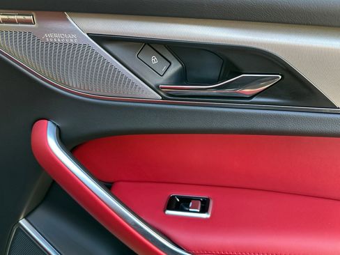 Used 2025 Jaguar F-PACE R-Dynamic S image 19