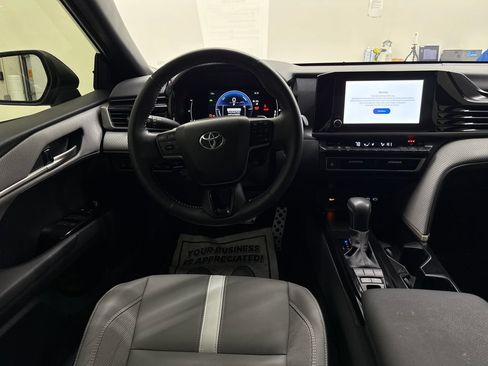 Used 2025 Toyota Camry SE w/ Convenience Package AWD/4WD image 14