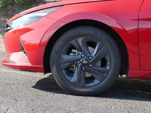 Used 2023 Hyundai Elantra SEL image 11