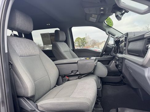 Used 2025 Ford F250 XLT w/ Black Appearance Package image 15