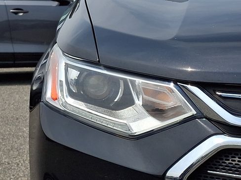 Used 2021 Chevrolet Traverse LT AWD/4WD image 10