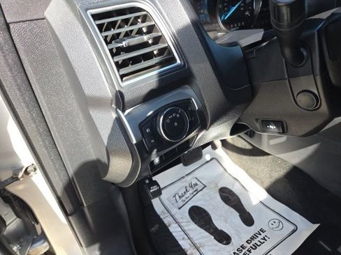 Used 2017 Ford Explorer Limited image 24