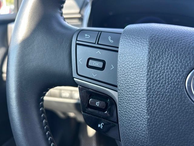 Used 2025 Toyota Camry SE FWD image 20