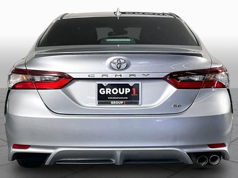 Used 2021 Toyota Camry SE FWD image 5