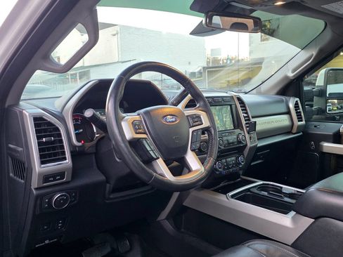 Used 2018 Ford F250 Lariat w/ Lariat Ultimate Package AWD/4WD image 14