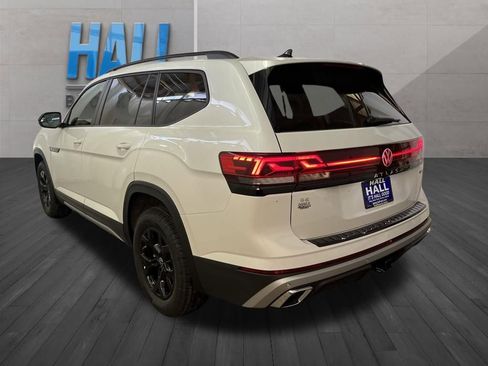 New 2026 Volkswagen Atlas Peak Edition AWD/4WD image 3