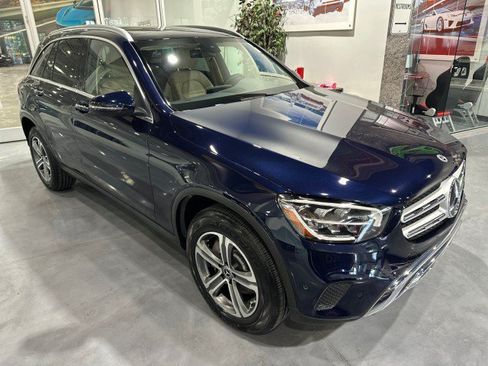 Used 2021 Mercedes-Benz GLC 300 w/ Premium Package image 11
