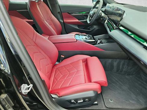 Used 2025 BMW 540i xDrive AWD/4WD image 22