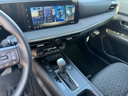 Used 2026 Nissan Kicks SV FWD image 25