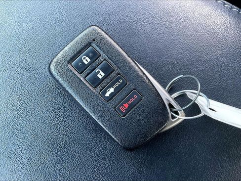 Used 2017 Lexus ES 350 image 9