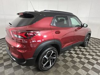 Used 2023 Chevrolet TrailBlazer RS w/ Sun and Liftgate Package FWD video 2