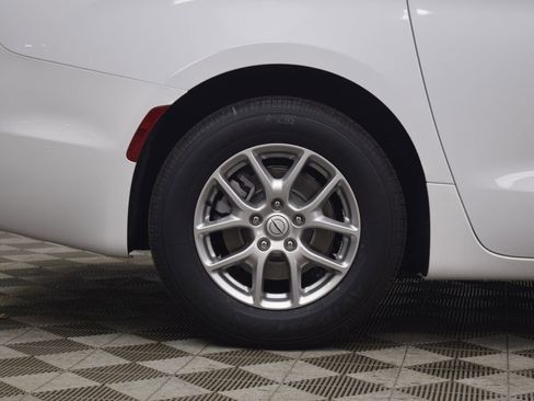 New 2026 Chrysler Voyager LX image 8