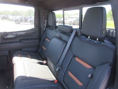 New 2026 GMC Sierra 1500 AT4 w/ AT4 Premium Package AWD/4WD image 17