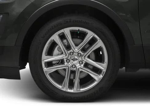 Used 2017 Ford Explorer XLT image 12