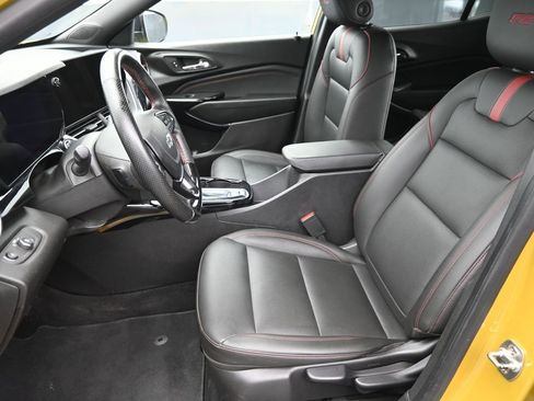 Used 2024 Chevrolet Trax RS w/ Driver Confidence Package image 19