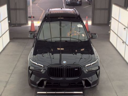 Used 2025 BMW X7 M60i AWD/4WD image 3