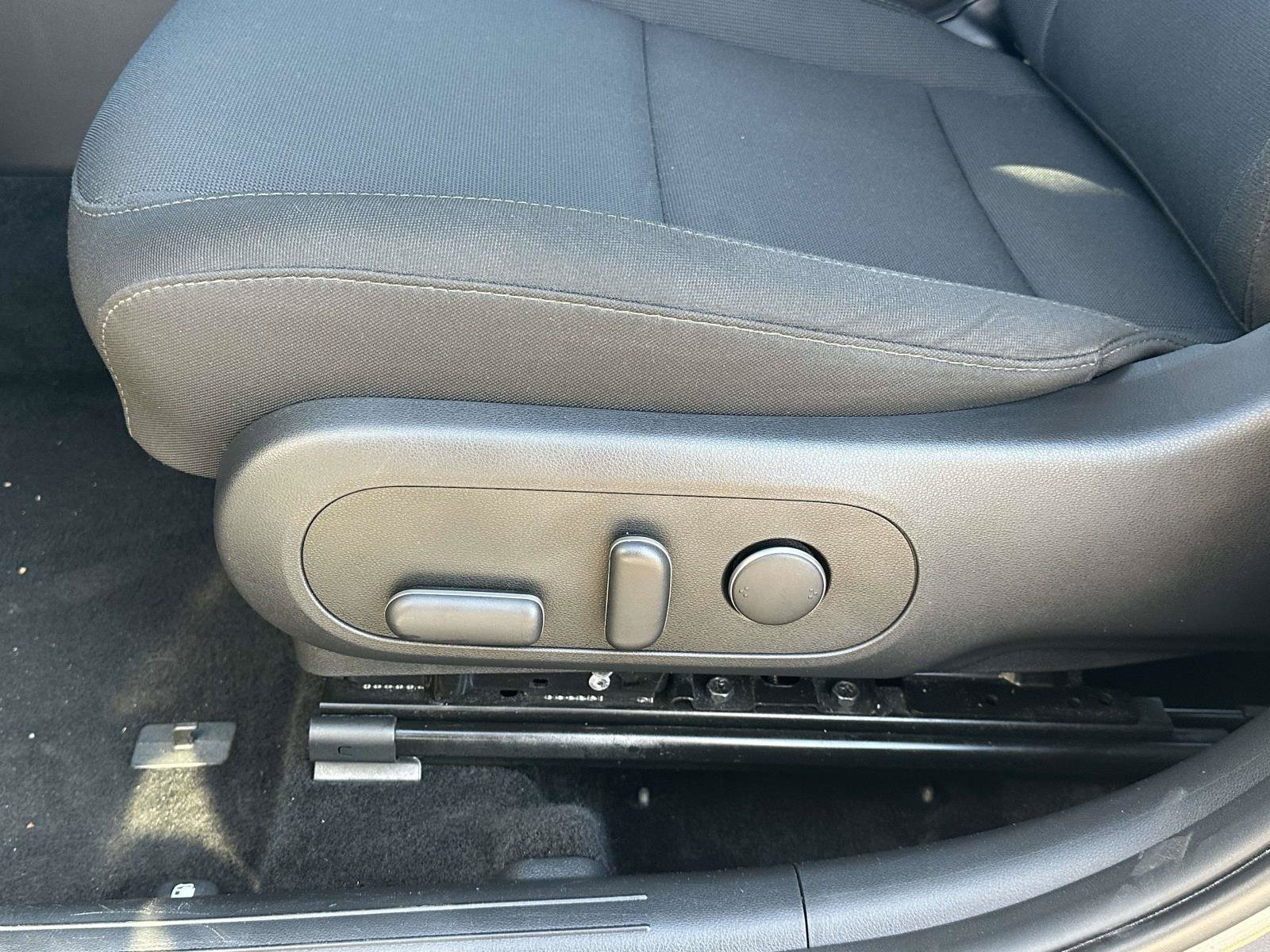 Used 2025 Hyundai Kona SEL FWD image 25